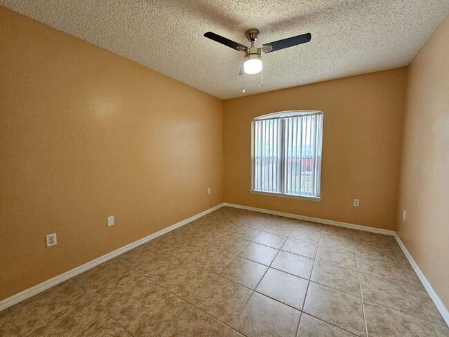 Building Photo - West Melbourne Home