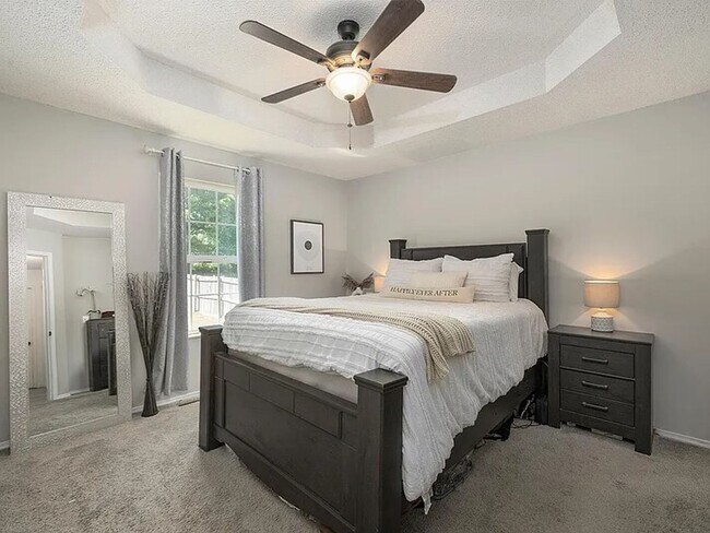 Building Photo - 3 Bed 2 Bath 2 Car Garage Available Now!!!