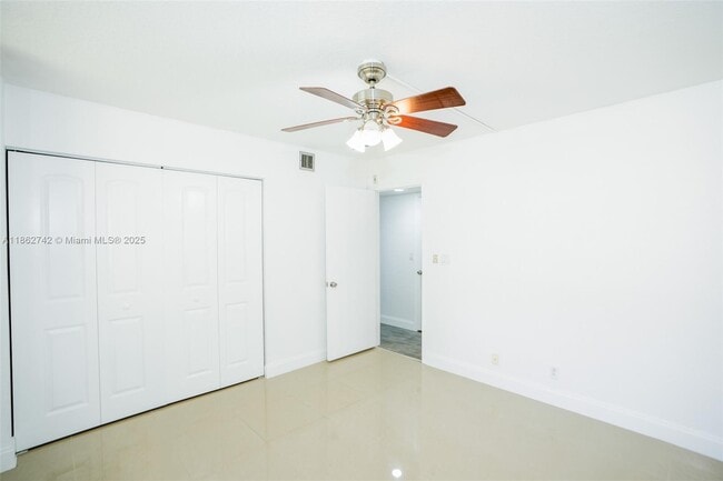 Building Photo - 2941 SW 87th Ave