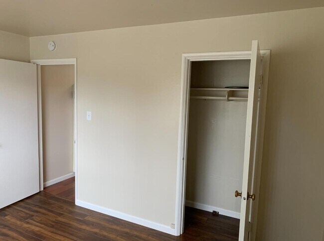 Building Photo - 1564 Hemlock Ave