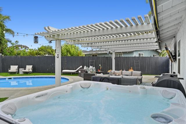 Building Photo - 3516 Las Vegas Dr