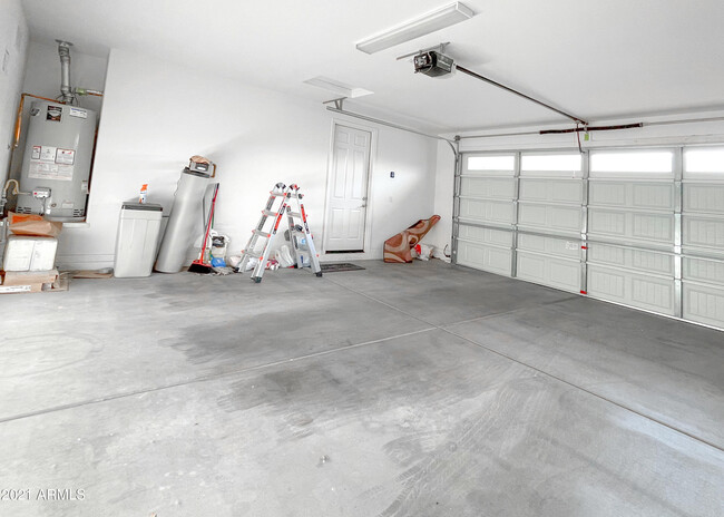 Building Photo - 118 E Canyon Way