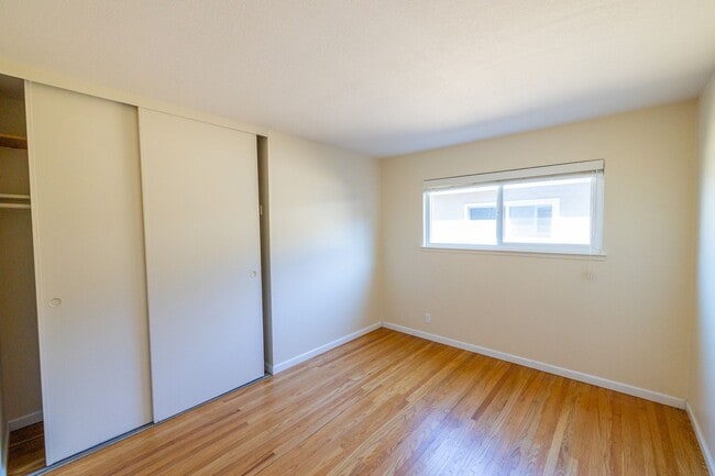 Building Photo - Charming 4-Bedroom Home with Scenic Views ...
