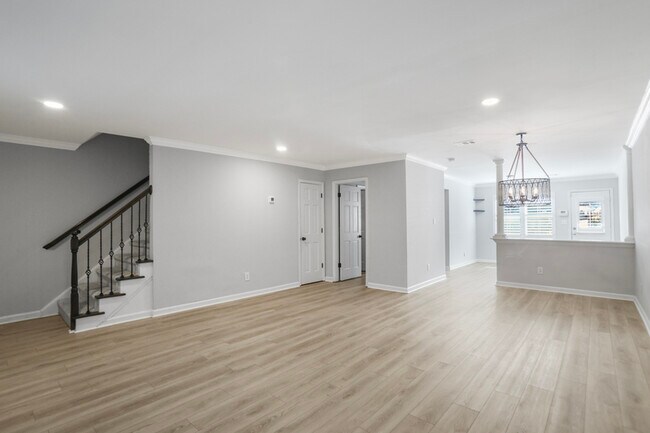 Building Photo - 115 Winding River Dr