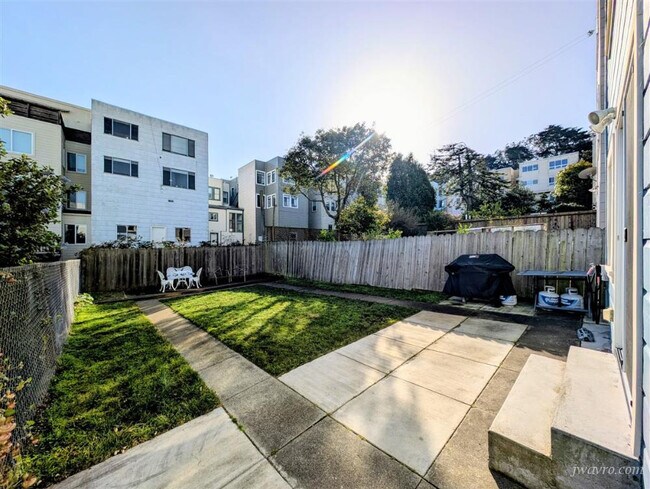 Building Photo - 754 20th Ave