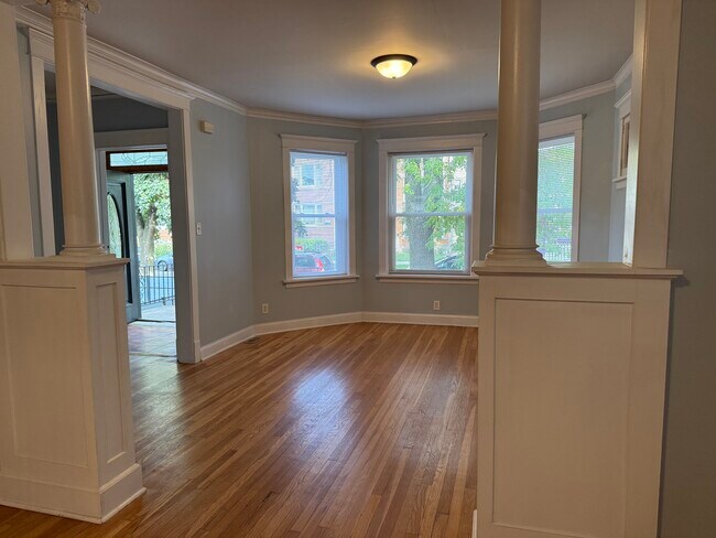 Building Photo - 4034 N Monticello Ave