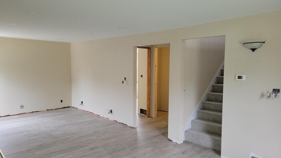 Building Photo - 25160 W Circle Ave