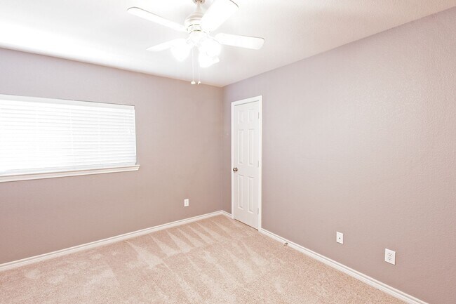 Building Photo - Allen 4 Bedroom available Short Term