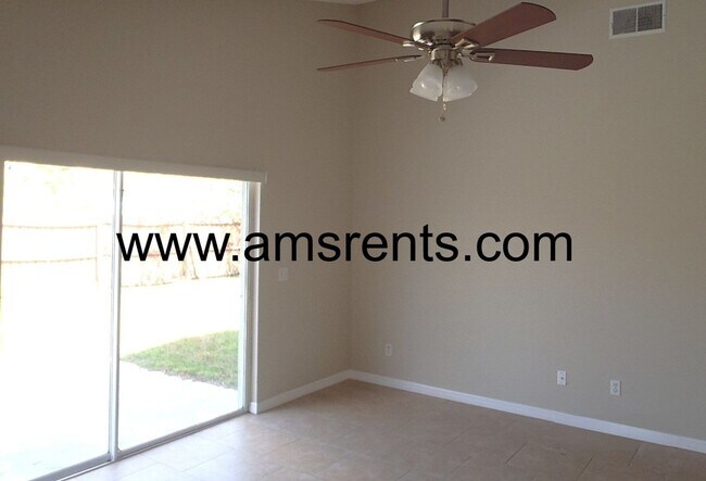 Building Photo - 4-bedroom 2-bathroom house in Chase Grove ...