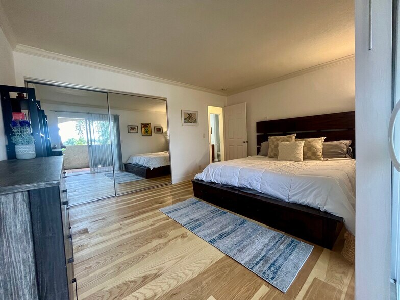 Building Photo - 1085 12th St