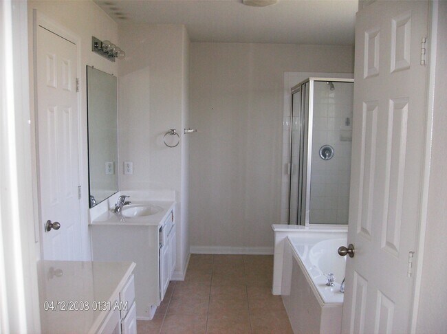 Building Photo - 17202 Timber Cliff Ct