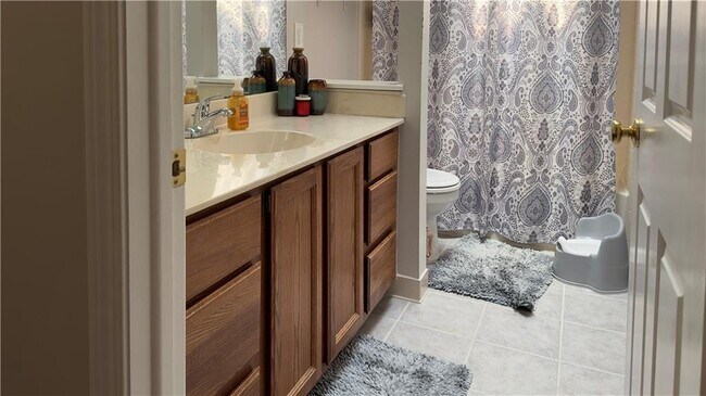 Building Photo - 4603 Villa Chase Dr NE