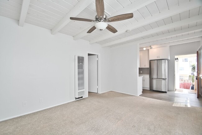 Building Photo - 221 39th St