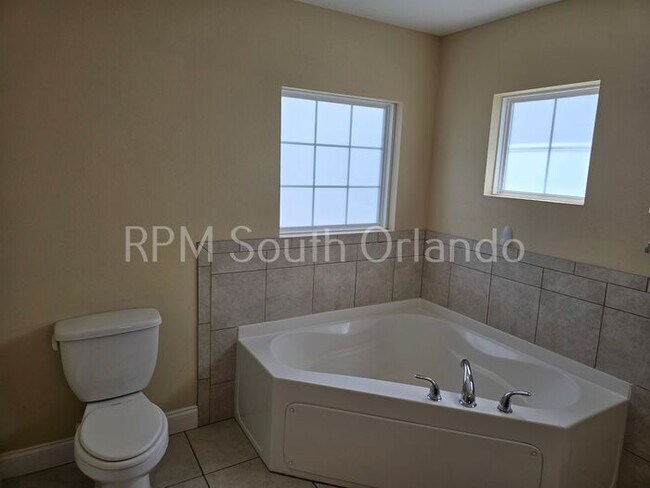 Building Photo - Dundee Station