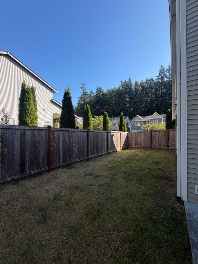 Building Photo - 1479 Burnside Pl