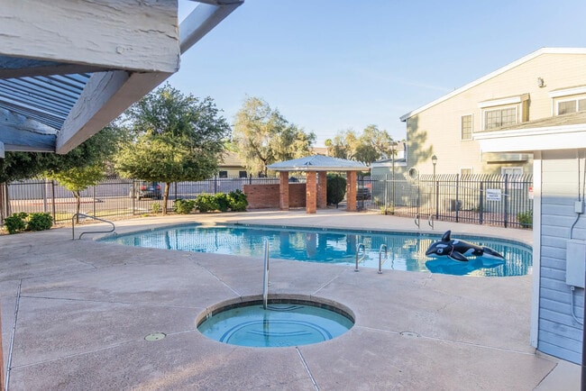 Building Photo - 2301 E University Dr