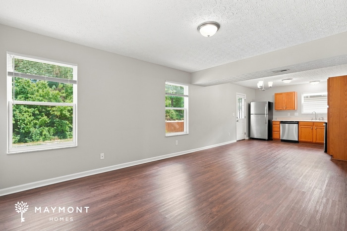 Building Photo - 3948 Rosette Dr
