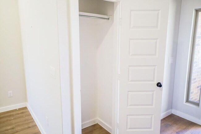 Building Photo - 2916 Corpus Ave