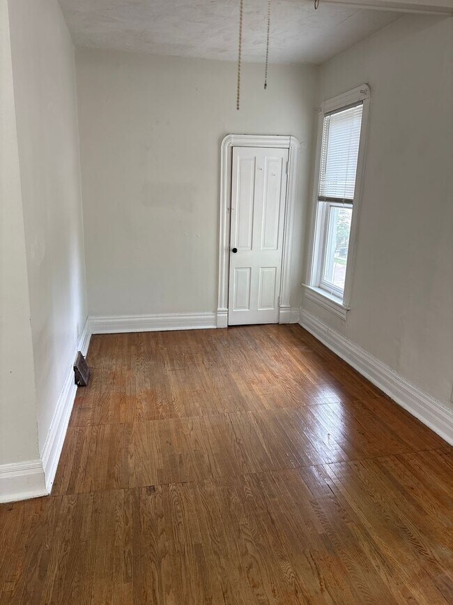Building Photo - 2147 C St