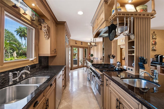 Building Photo - 1600 S Ocean Dr