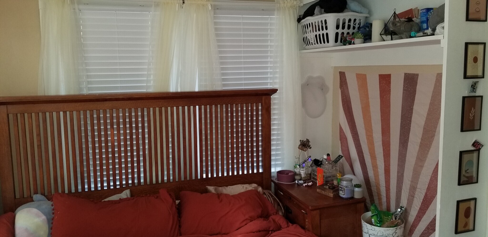 Bedroom 3, big enough for a King sized bed with room left over! - 208 NW 3rd St