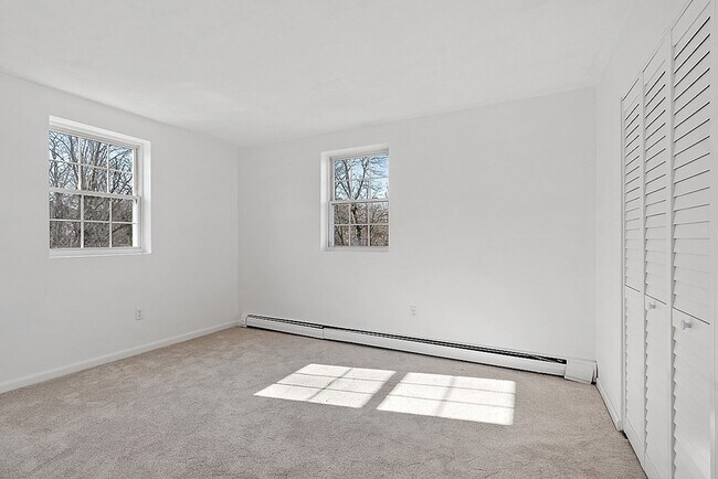 Building Photo - 272 Albion St