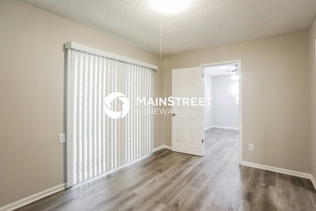 Building Photo - 3 Bedroom Pet-Friendly Home in KANSAS CITY...