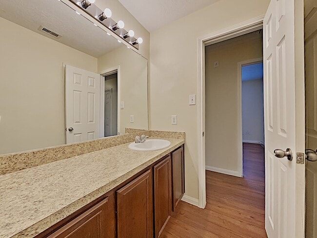 Building Photo - 4026 Hawthorn Glen Ct