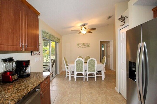 Building Photo - 5300 Seagrape Dr