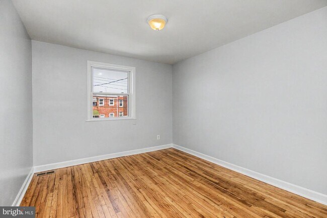 Building Photo - 416 Hornel St