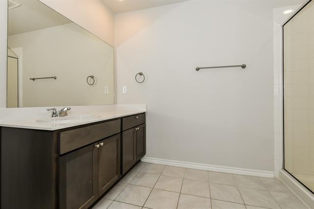 Building Photo - 726 Meadow Creek Ln