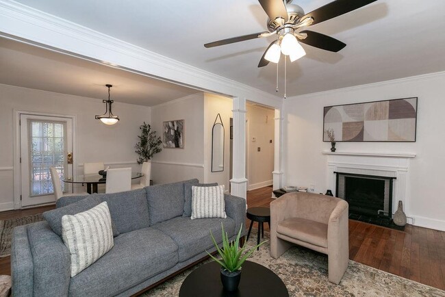 Building Photo - 936 East Lake Dr