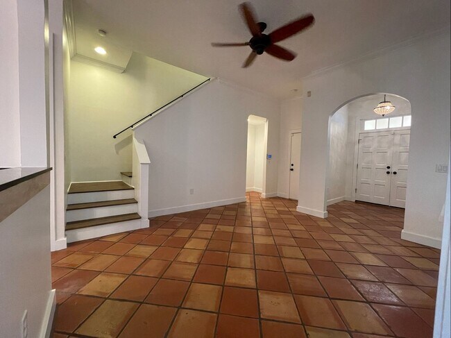 Building Photo - Davis Islands Spanish Med 3 Bed 2.5 Bath 1 car garage with Spool