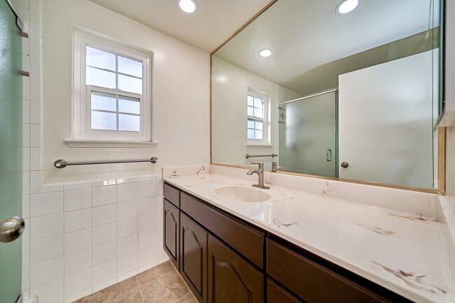 Building Photo - 15507 Caulfield Ave