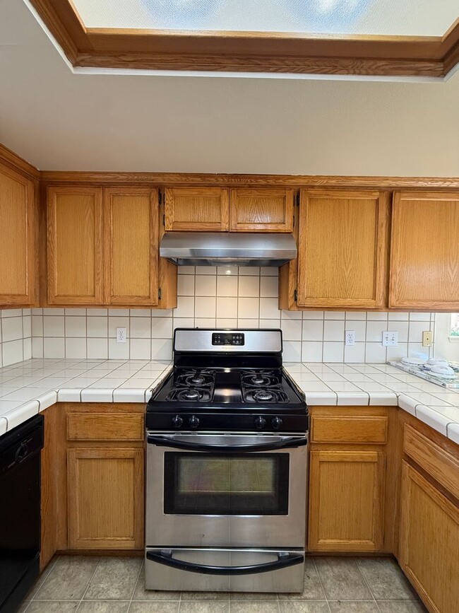 Building Photo - Single Story Home Located in The Gated Community of Hidden Pines