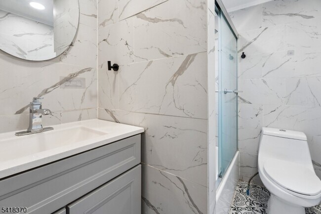 Building Photo - 32 Edgewood Rd