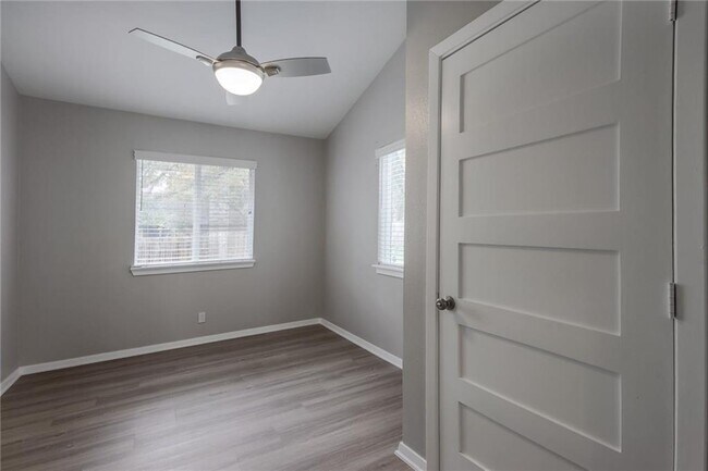 Building Photo - 12012 Cabana Ln