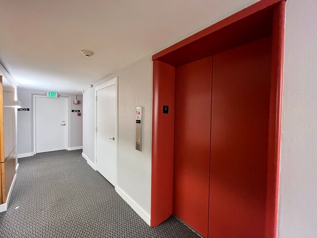 Building Photo - 2Bed 2Bath Condo in Goose Hollow - Garage ...