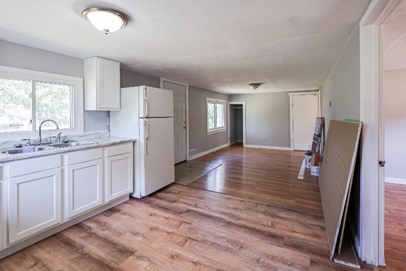 Building Photo - 6180 Hillford Ave NE