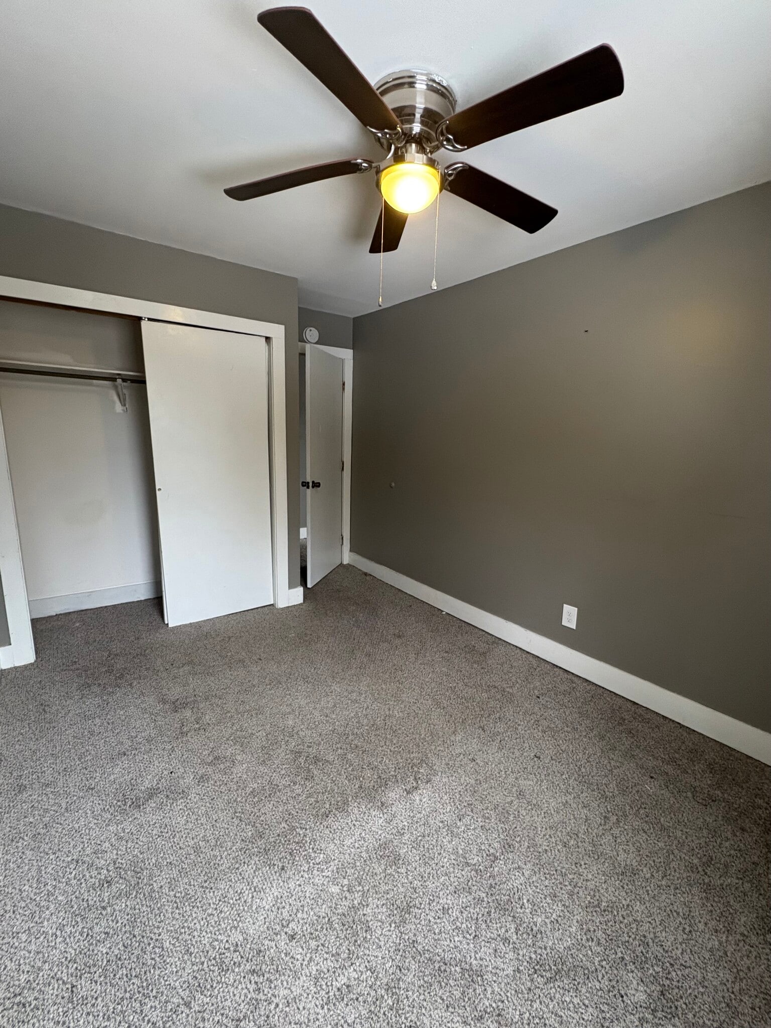 Building Photo - 836 6th St