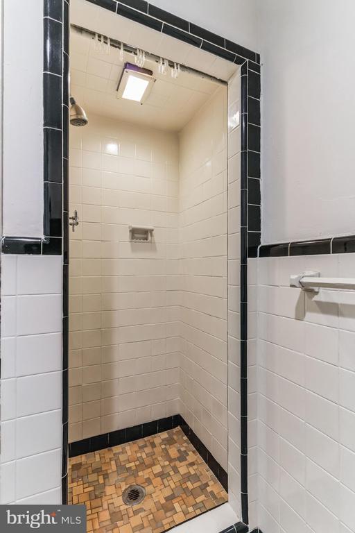 Building Photo - 2008 Spruce St