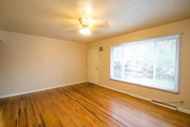 Building Photo - 390 S 36th St