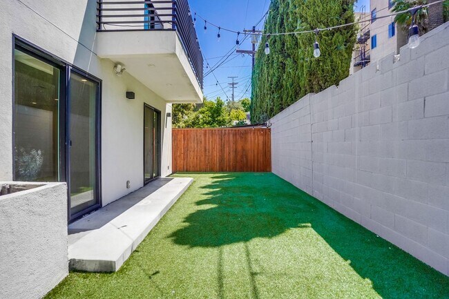 Building Photo - 4636 Lomita St