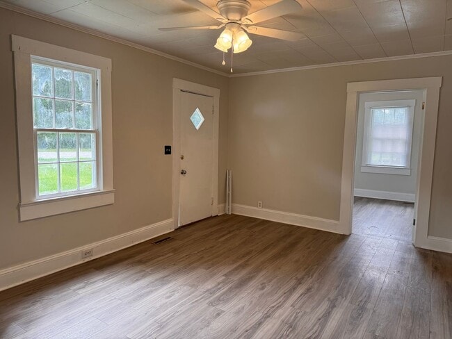 Building Photo - 422 S Wadesboro Blvd