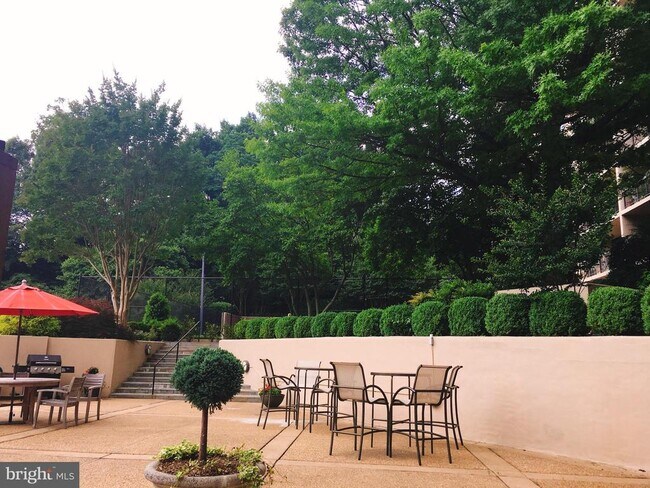 Building Photo - 5500 Holmes Run Pkwy