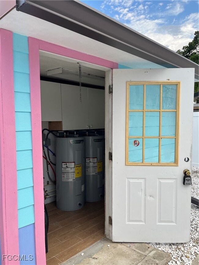 Building Photo - 4874 Pine Island Rd