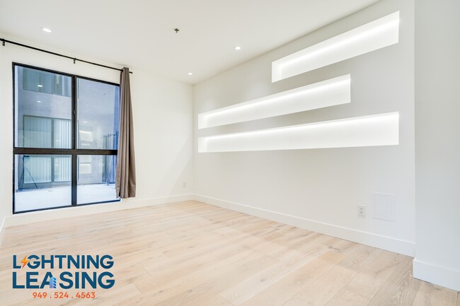Building Photo - 8811-8815 Burton Way
