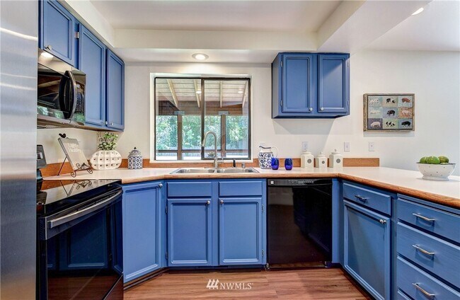 Building Photo - 14319 NE 84th Ct