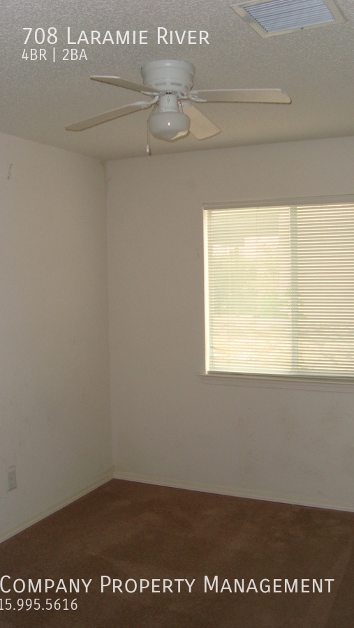 Building Photo - West El Paso 4 bed refrig A/C Home