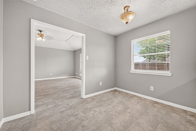 Building Photo - 9903 Towne Tower Ln